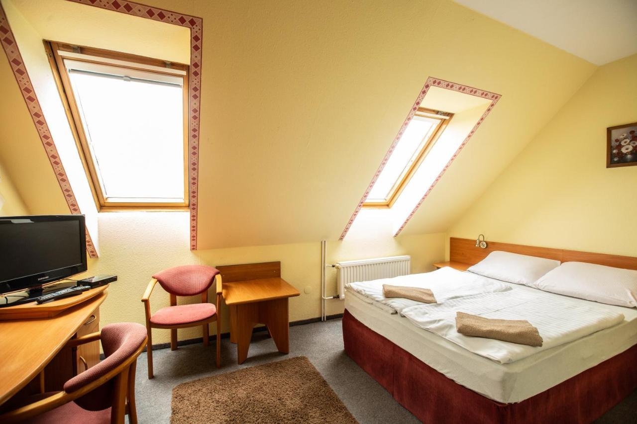Hotel Margo Cedynia Ngoại thất bức ảnh